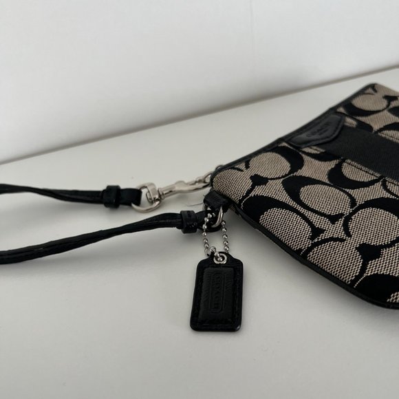 Authentic Coach Wristlet - Picture 4 of 9